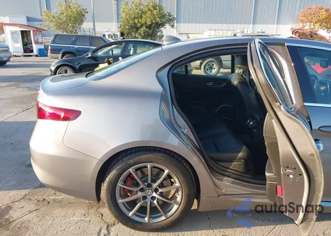 2018 Alfa Romeo Giulia Rwd из США, поврежденный, VIN ZARFAEBN0J7565375